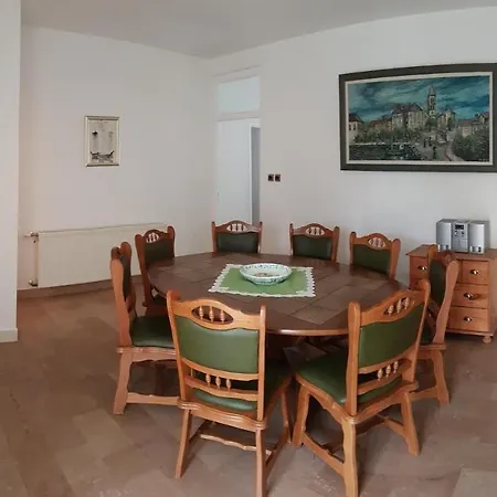 Villa Radoš - 4 Sterne, 4 Apartments für maximal 22 Gäste Supetar Exterior foto