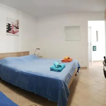 Villa Radoš - 4 Sterne, 4 Apartments für maximal 22 Gäste Supetar Exterior foto