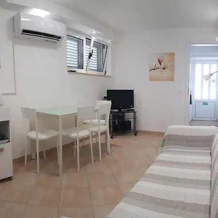 Villa Radoš - 4 Sterne, 4 Apartments für maximal 22 Gäste Supetar Exterior foto