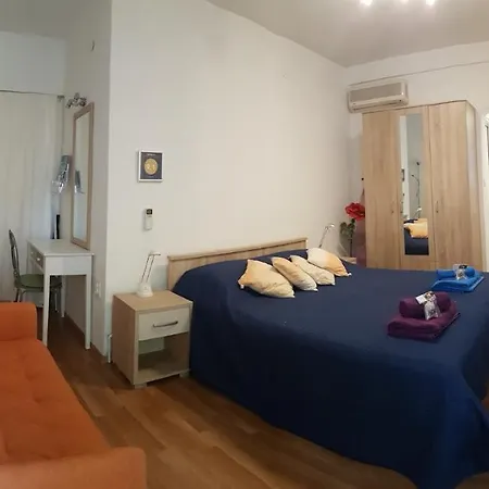 Villa Radoš - 4 Sterne, 4 Apartments für maximal 22 Gäste Supetar Exterior foto