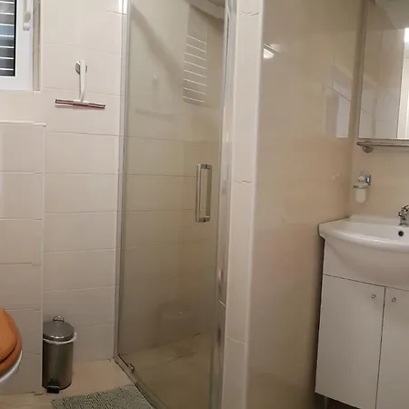 Villa Radoš - 4 Sterne, 4 Apartments für maximal 22 Gäste Supetar Exterior foto