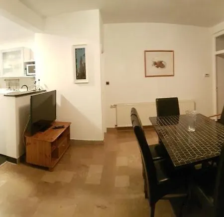 Villa Radoš - 4 Sterne, 4 Apartments für maximal 22 Gäste Supetar Exterior foto