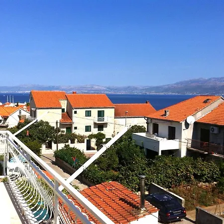 Villa Radoš - 4 Sterne, 4 Apartments für maximal 22 Gäste Supetar Exterior foto