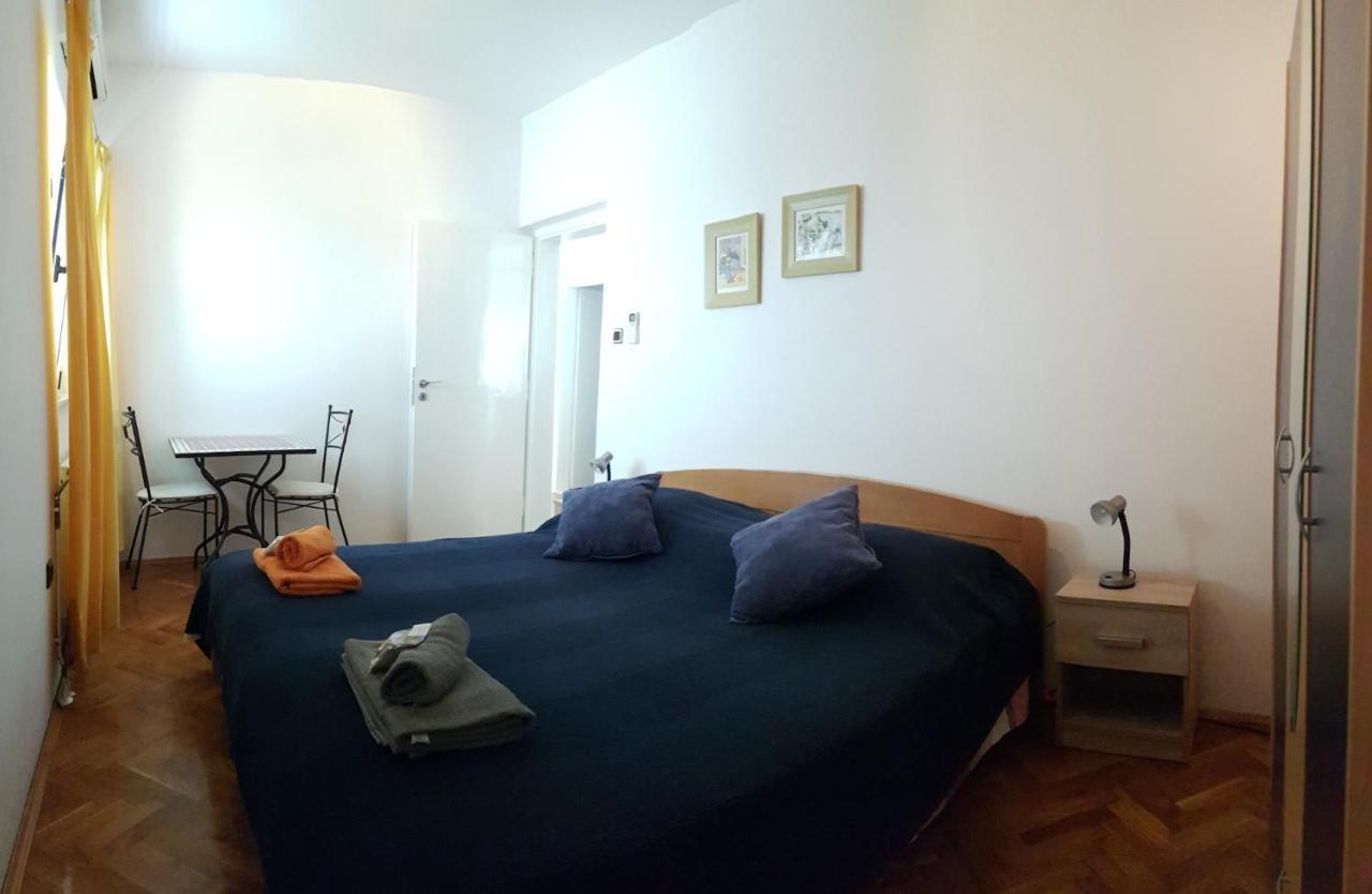 Apartment Rados - 4 Sterne, 4 Fuer Maximal 22 Gaeste Supetar